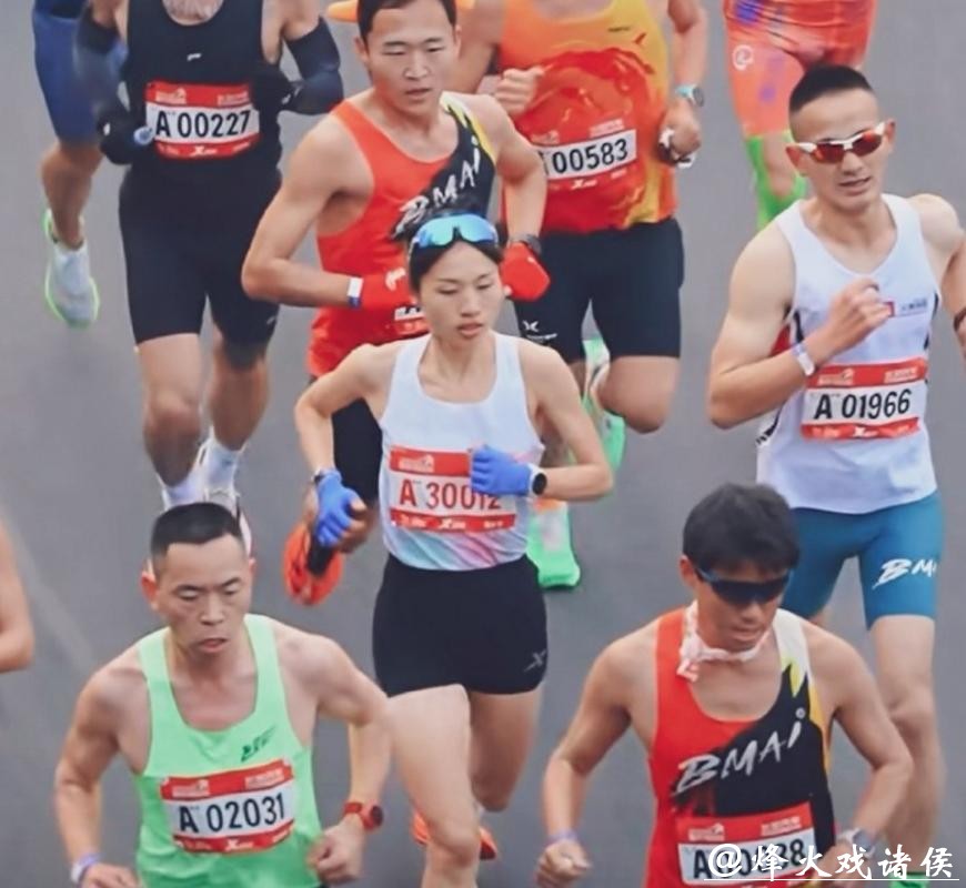 90后张水华回应变老:都是素颜跑步 大家喜欢不完美的我 我就是我 90后张水华回应变老:都是素颜跑步 大家喜欢不完美的我 我就是我