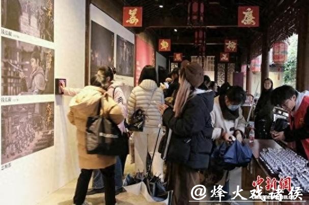 文化观察：杭州钱王祠为何涌进年轻人?